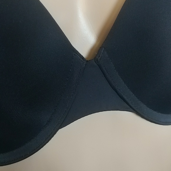 34D Victoria Secret padded black bra. - Picture 2 of 10